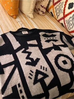 Women’s Black & White Geometric Crewneck Sweater